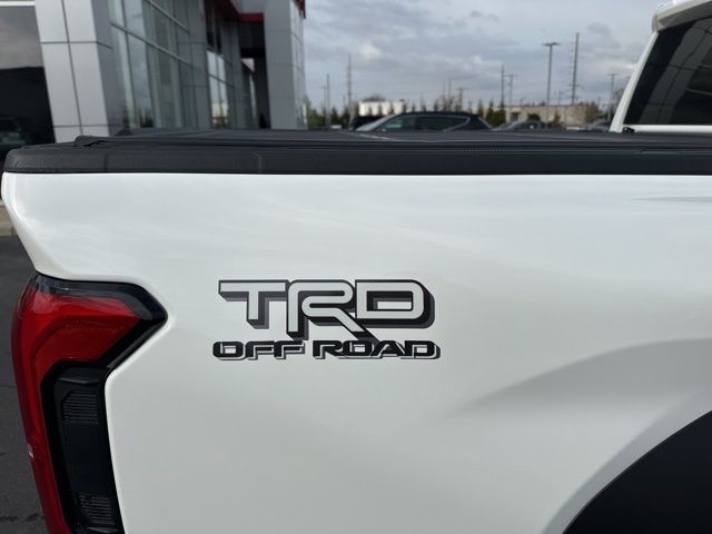 2026 Toyota Tacoma SR5 - Photo 9