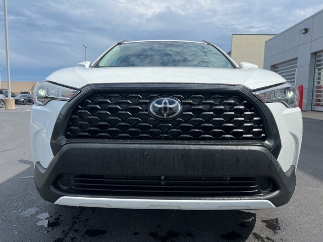 Used 2022 Toyota Corolla Cross LE with VIN 7MUCAAAG9NV015098 for sale in Northfield, Minnesota