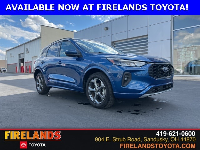 2023 Ford Escape ST-Line Select's photo