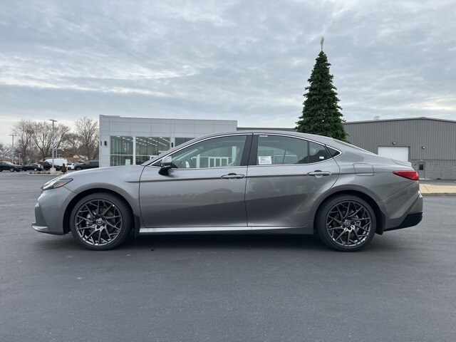 2026 Toyota Camry XLE photo 4