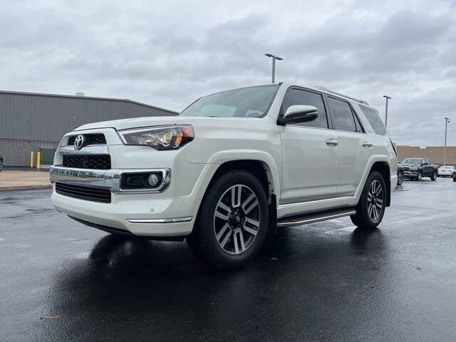 2017 Toyota 4Runner Limited photo 2