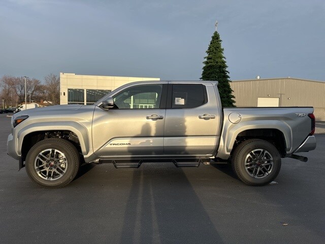 2026 Toyota Tacoma TRD Sport 4x4 Double Cab photo 3