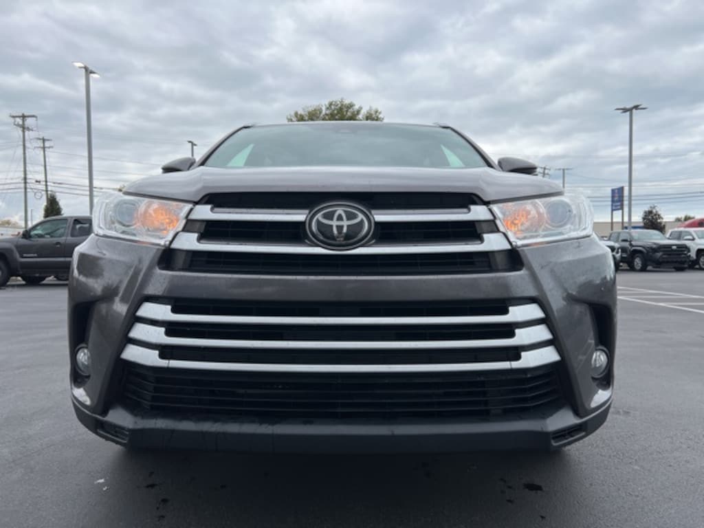 Used 2017 Toyota Highlander XLE SUV