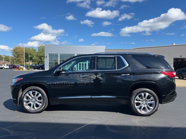 2021 Chevrolet Traverse Premier photo 3