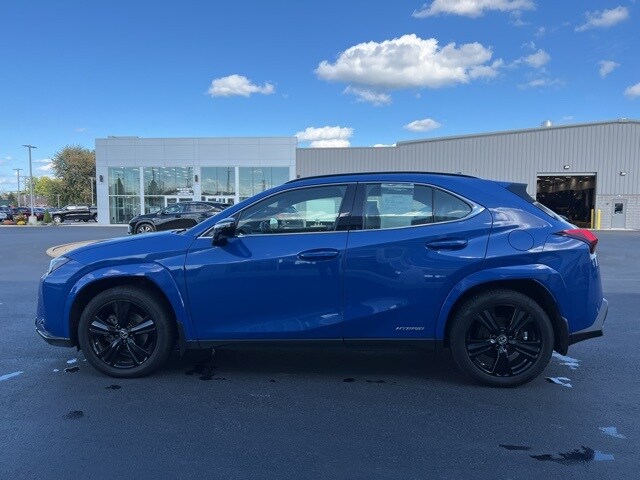 2021 Lexus UX 250h photo 4