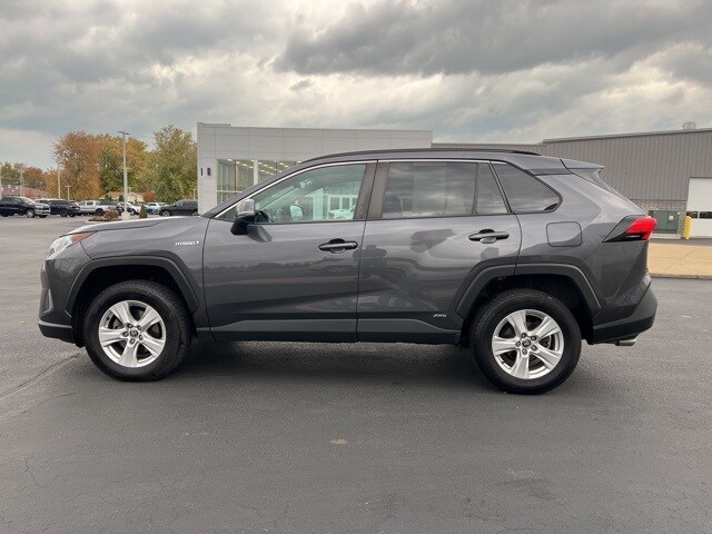 2021 Toyota RAV4 Hybrid XLE photo 3