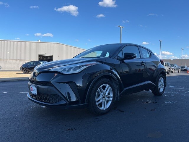 2021 Toyota C-HR LE photo 3
