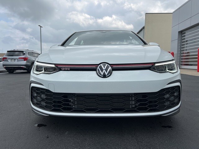 2024 Volkswagen Golf GTI Autobahn photo 2