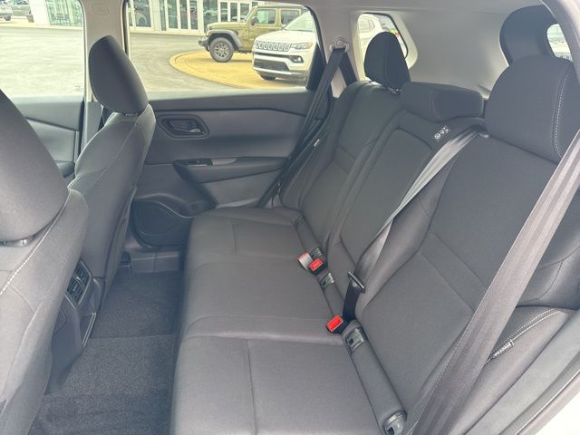 2025 Nissan Rogue S - Photo 27