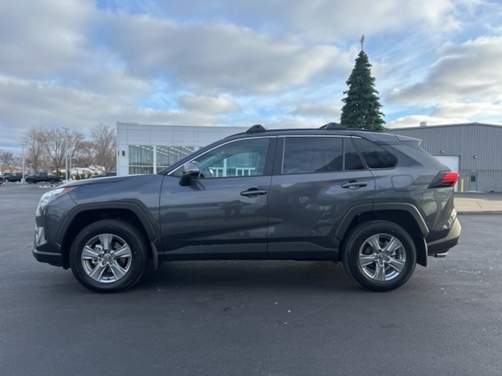 New 2025 Toyota RAV4 XLE XLE AWD SUV