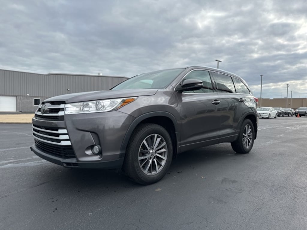 Used 2017 Toyota Highlander XLE SUV