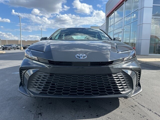 2026 Toyota Camry SE photo 2