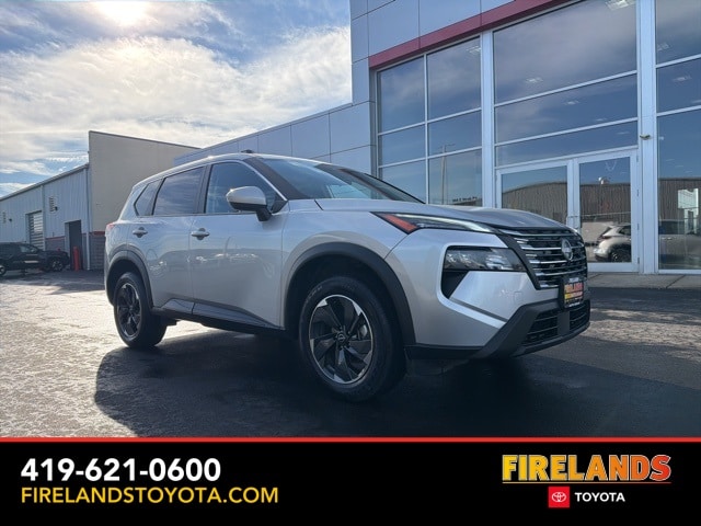 2024 Nissan Rogue SV's photo