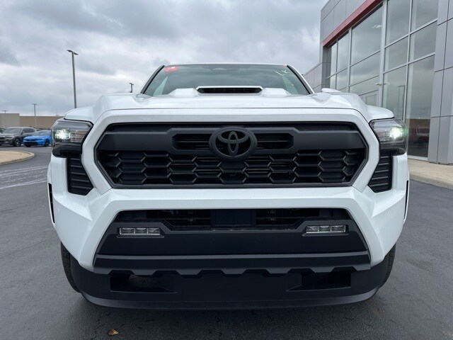 2026 Toyota Tacoma TRD Sport 4x4 Double Cab photo 2