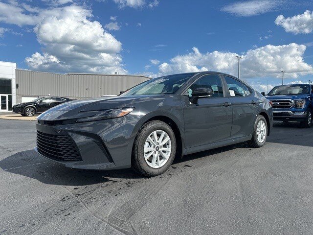 2026 Toyota Camry LE photo 3