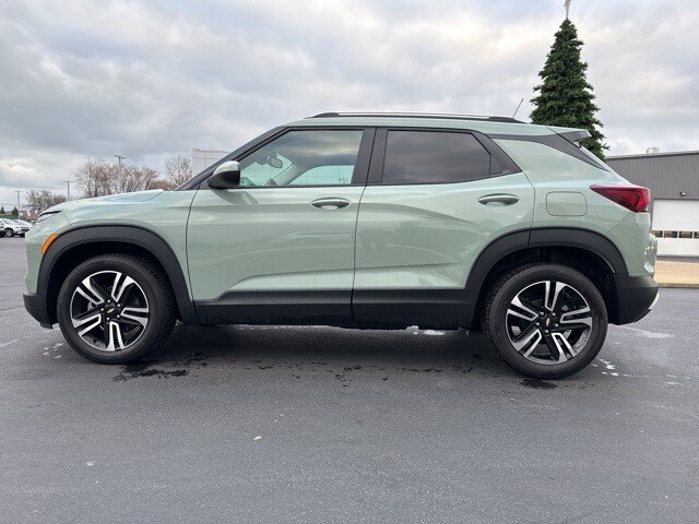 2025 Chevrolet Trailblazer LT photo 4