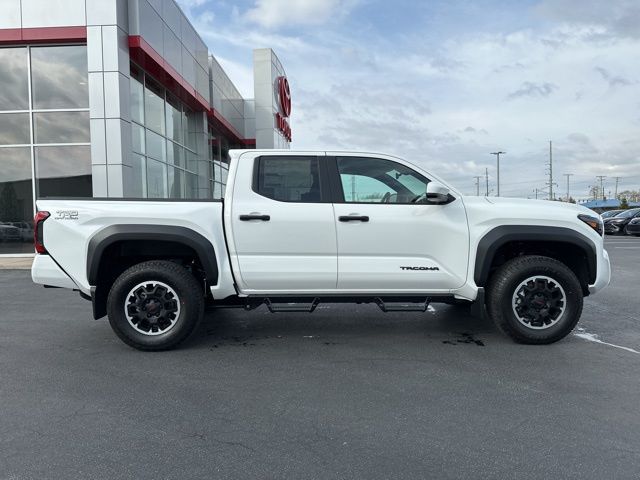 2026 Toyota Tacoma SR5 - Photo 8