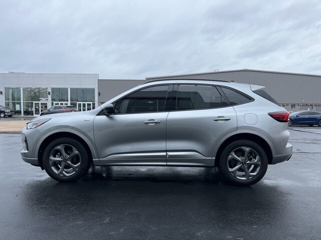 2023 Ford Escape ST-Line photo 2