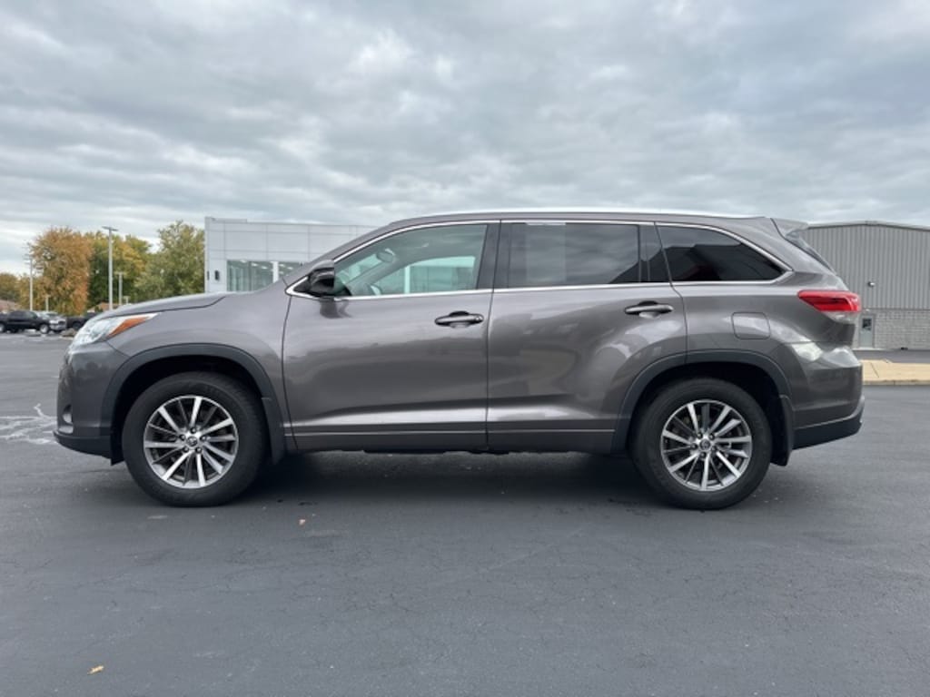 Used 2017 Toyota Highlander XLE SUV