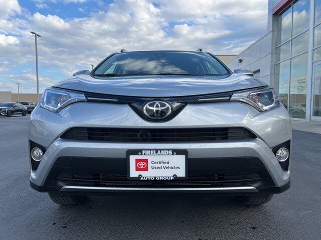 2018 Toyota RAV4 XLE photo 2