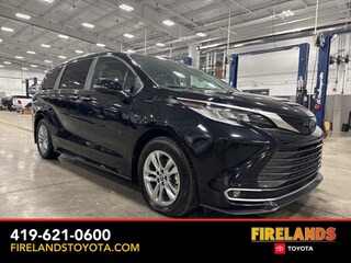 2024 Toyota Sienna Limited Van Passenger Van