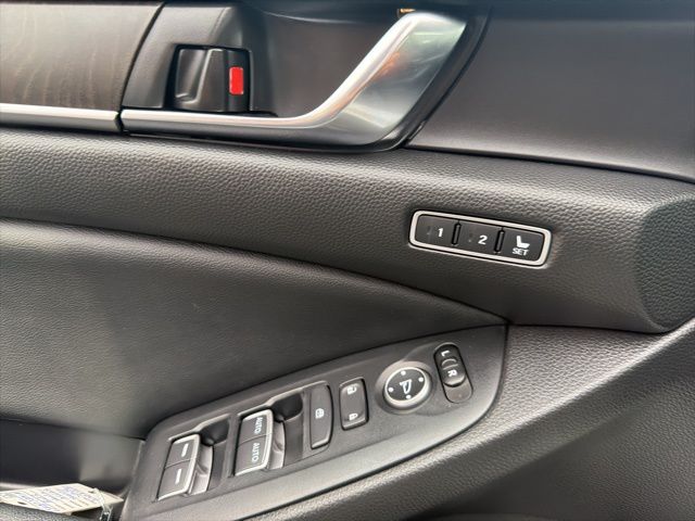 2022 Honda Accord Touring - Photo 19