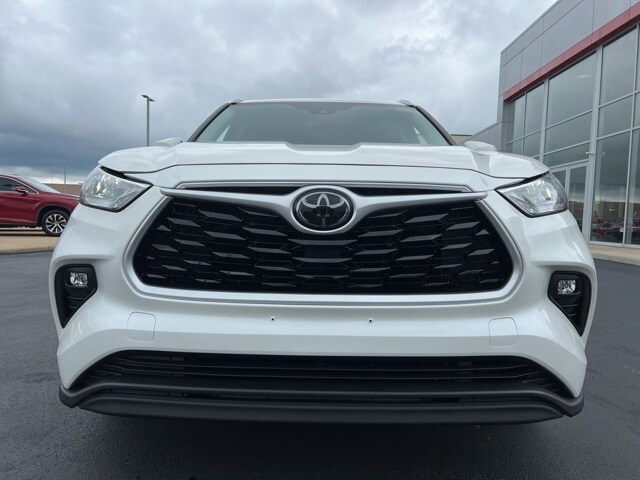 2020 Toyota Highlander XLE photo 2
