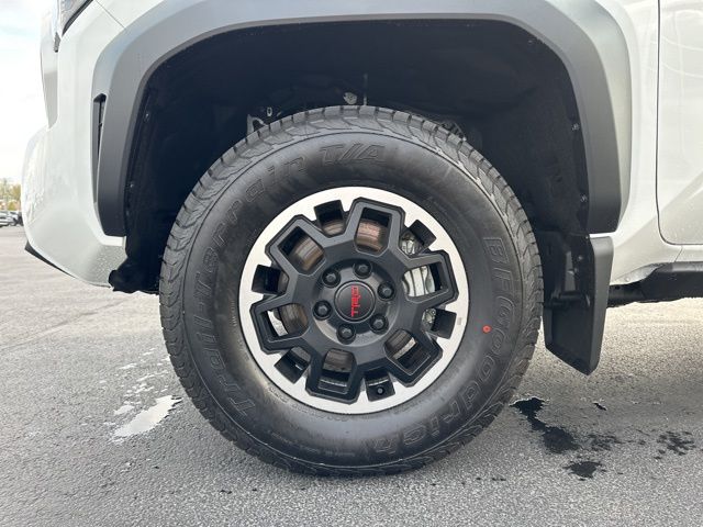 2026 Toyota Tacoma SR5 - Photo 10