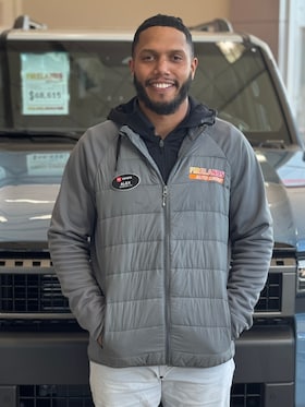 Staff member Alex Lopez from ID_13ae7ea22fad