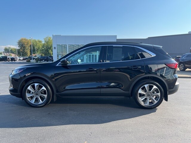 2023 Ford Escape Platinum Hybrid photo 4