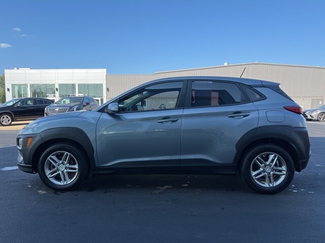 2021 Hyundai Kona SE photo 2