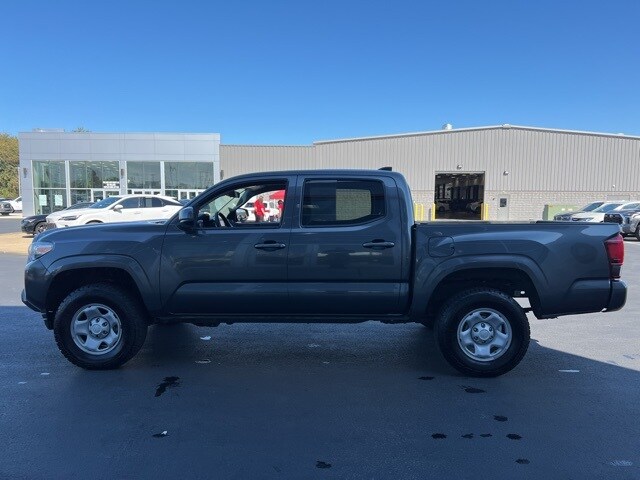 2023 Toyota Tacoma SR photo 4