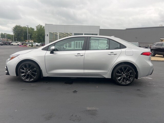 2023 Toyota Corolla SE photo 4