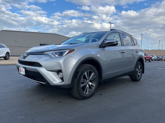 2018 Toyota RAV4 XLE photo 3