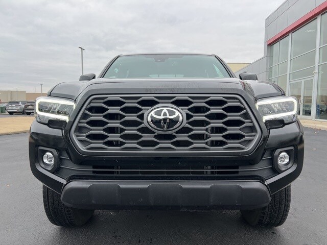 2023 Toyota Tacoma TRD Off-Road Double Cab photo 2
