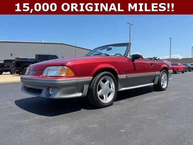 1991 Ford Mustang GT Convertible photo 3