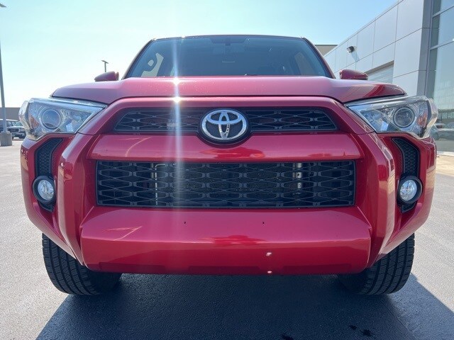 2018 Toyota 4Runner SR5 Premium photo 2
