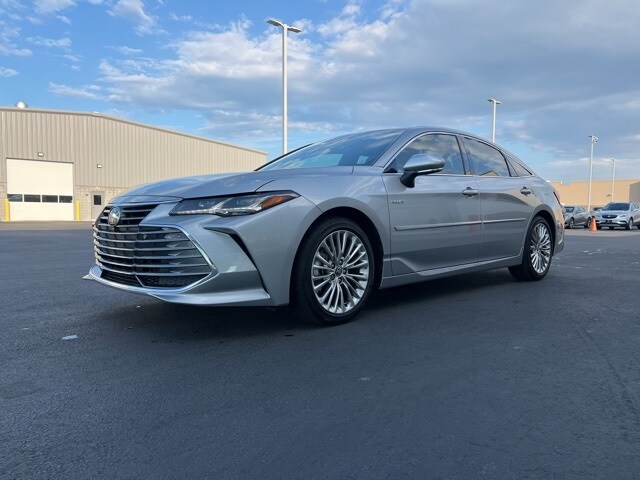 2020 Toyota Avalon Hybrid Limited photo 3