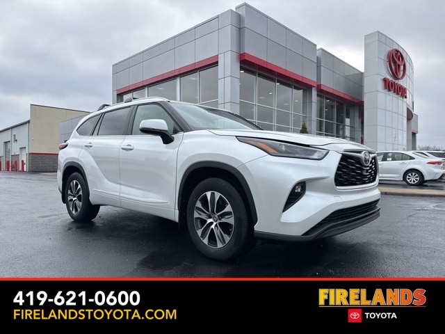 2024 Toyota Highlander XLE's photo