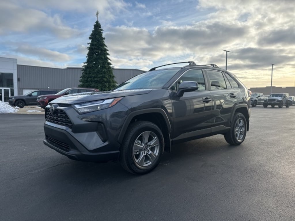 New 2025 Toyota RAV4 XLE XLE AWD SUV