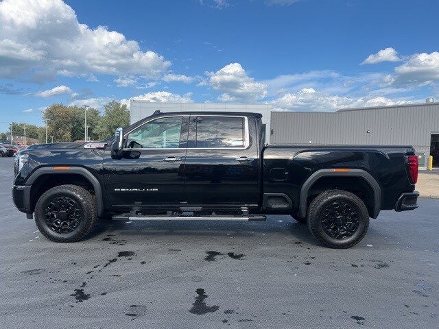 2024 Gmc Sierra 2500 HD Denali photo 2