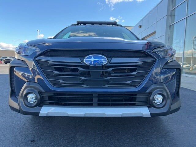 2023 Subaru Outback Limited photo 2