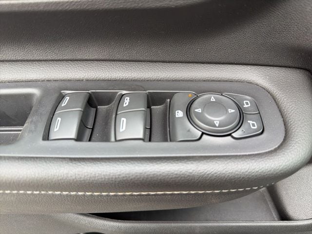 2023 GMC Terrain SLE - Photo 16