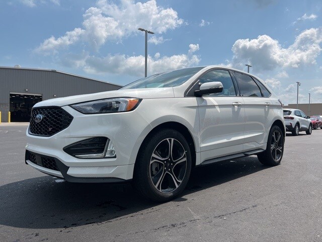2022 Ford Edge ST photo 3