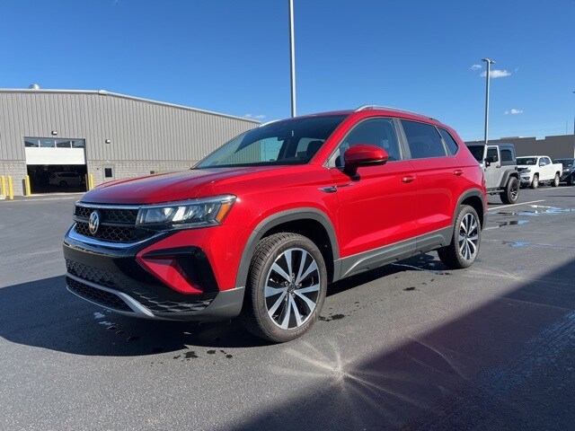 2022 Volkswagen Taos SE photo 3