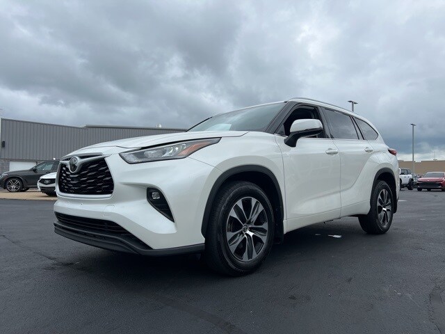 2020 Toyota Highlander XLE photo 3