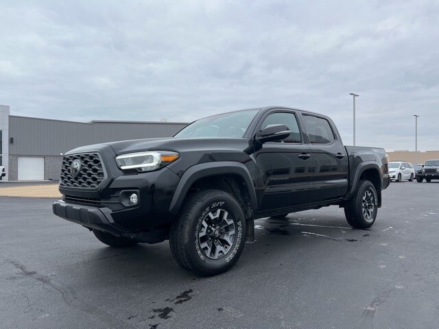 2023 Toyota Tacoma TRD Off-Road Double Cab photo 3