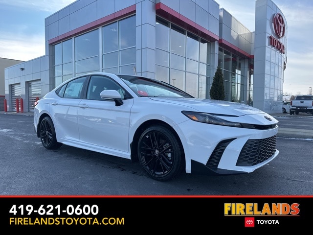 2026 Toyota Camry SE's photo