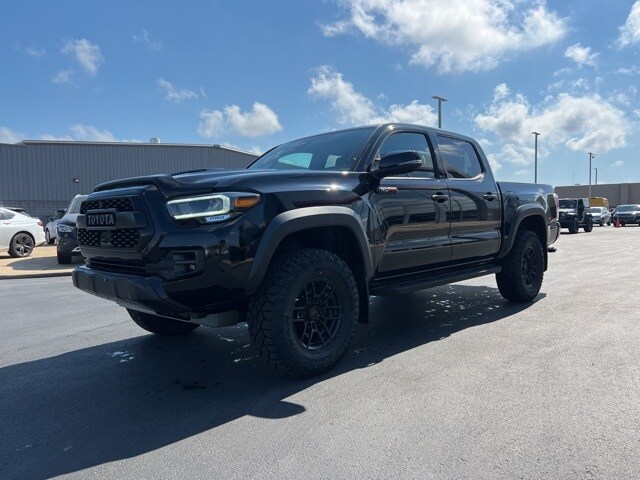 2020 Toyota Tacoma TRD Pro photo 2