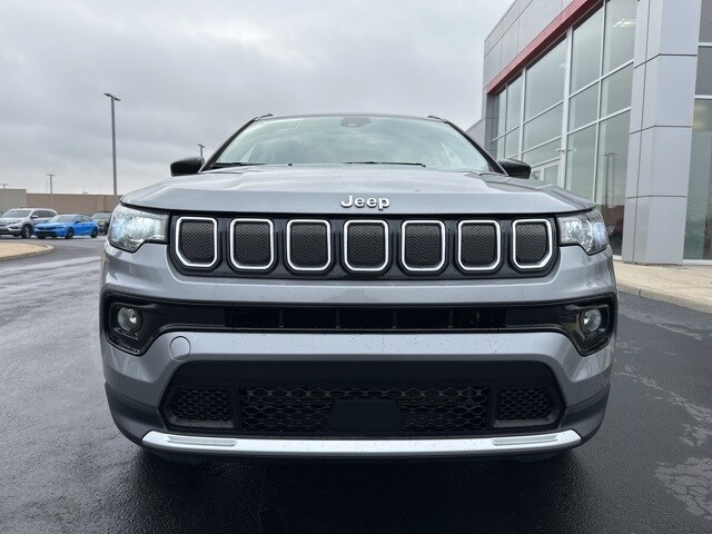 2022 Jeep Compass Limited photo 2